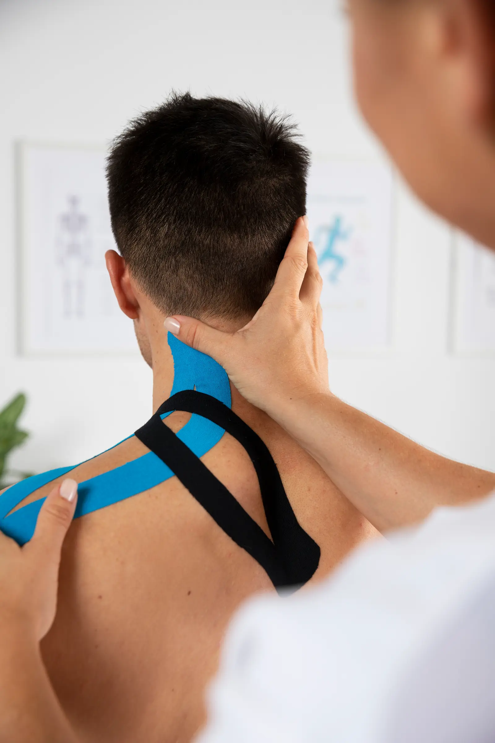 Terapia manualna w gabinecie fizjoterapii